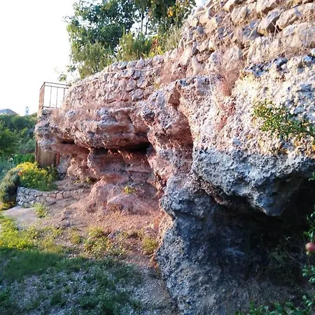 The Cave 布拉加伊